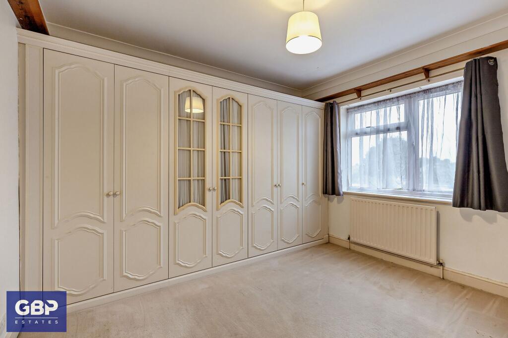 House in Romford - More