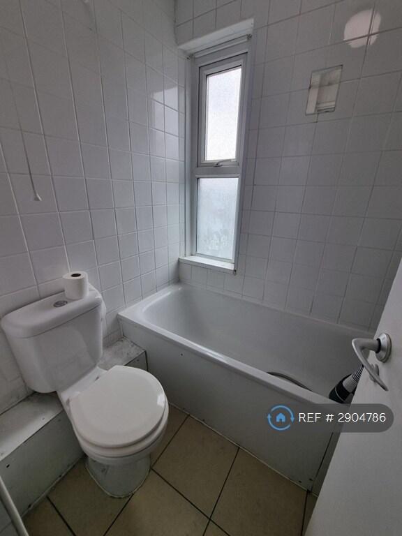 2 bedroom semi-detached house for rent