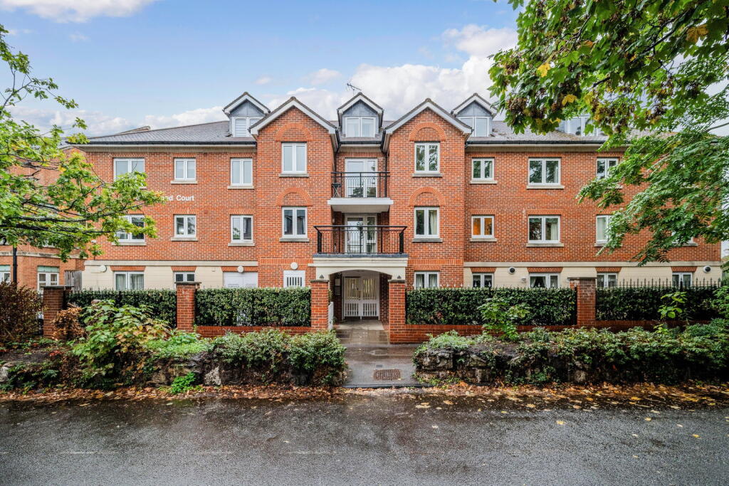 Apartment in Kingston upon Thames