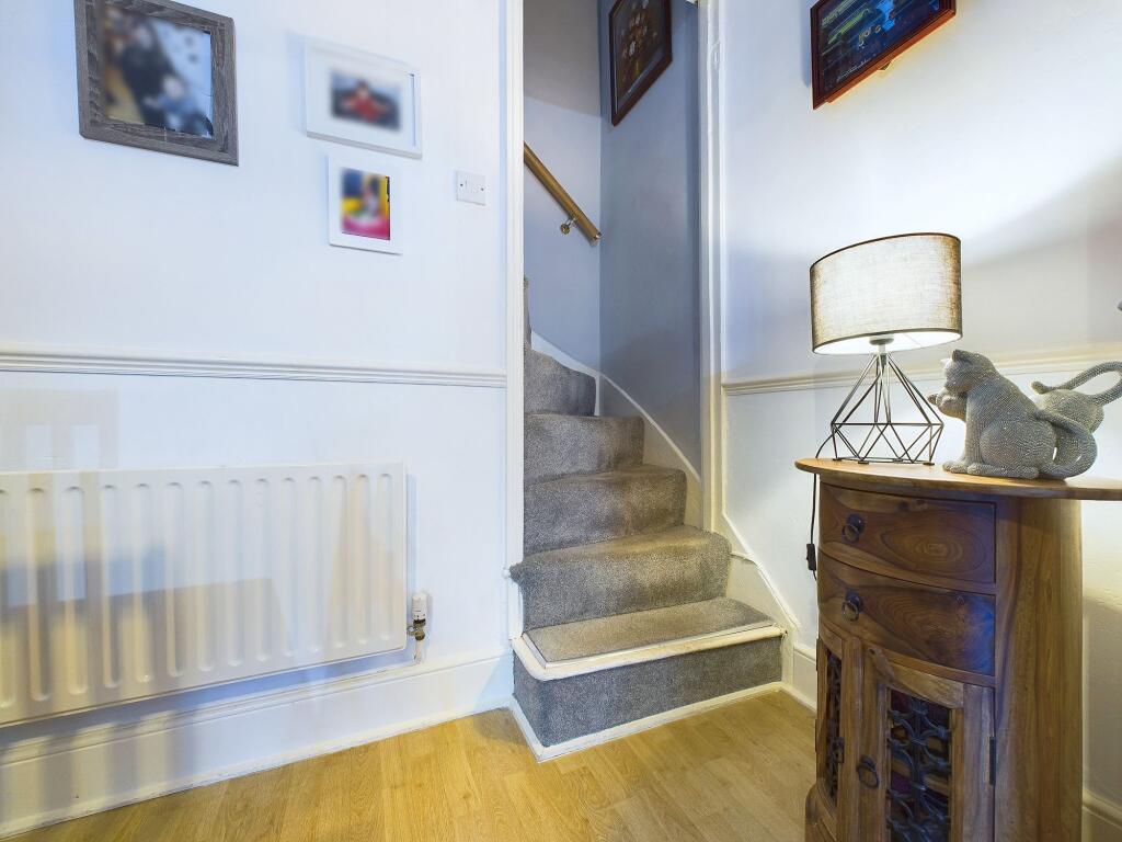 House in Nottingham, Daybrook - More