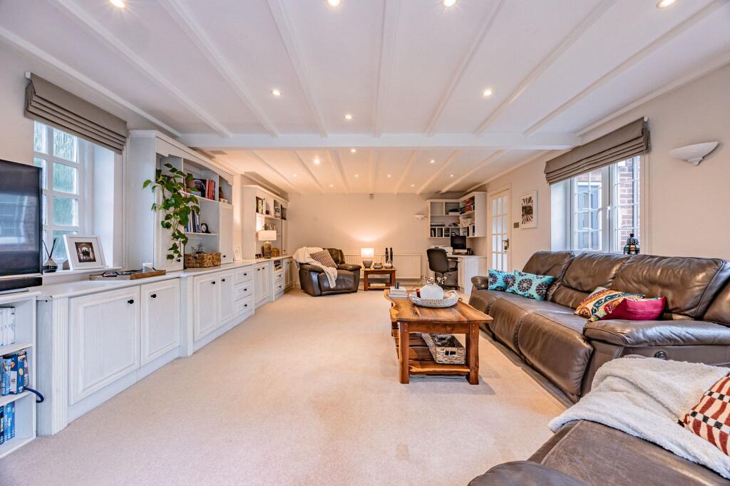House in Stockport, Cheadle Heath - More