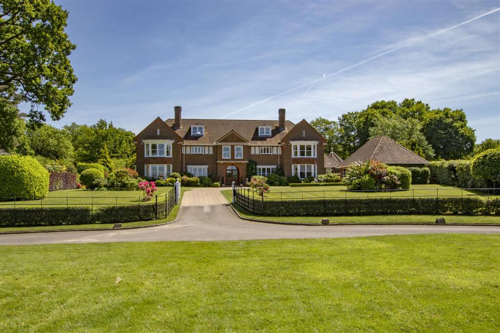 Main image of property: Manor Road, West Kingsdown, Sevenoaks