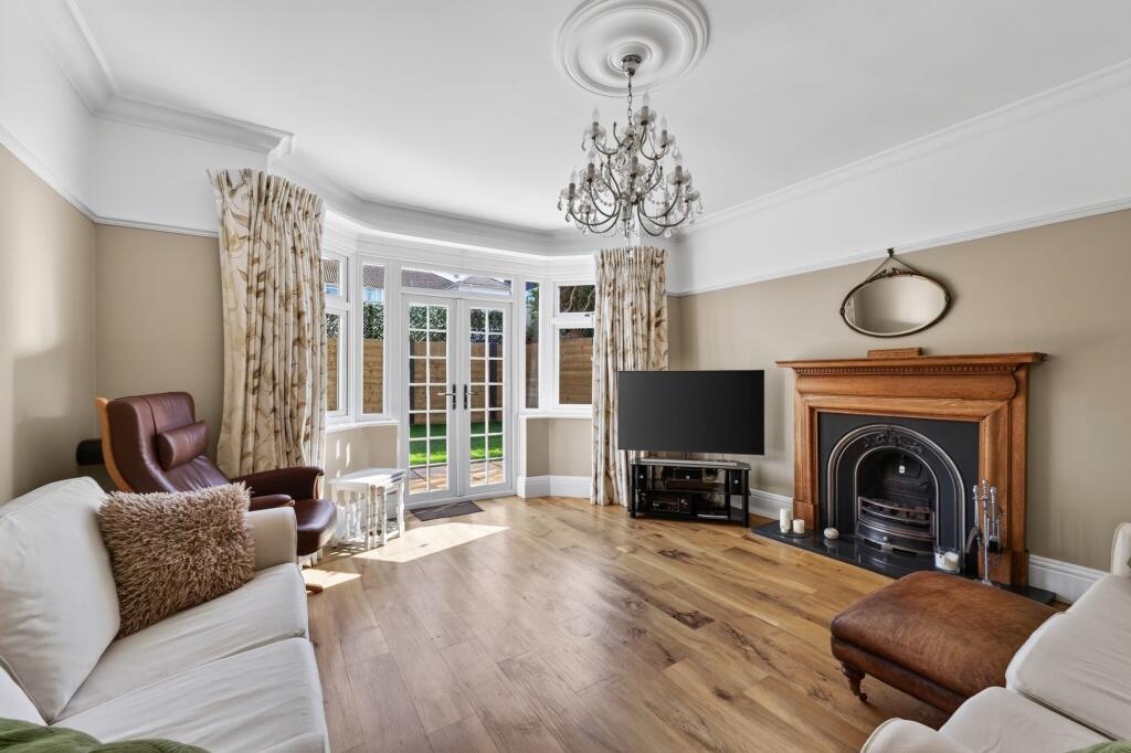 House in Christchurch, Pokesdown, Bournemouth - More