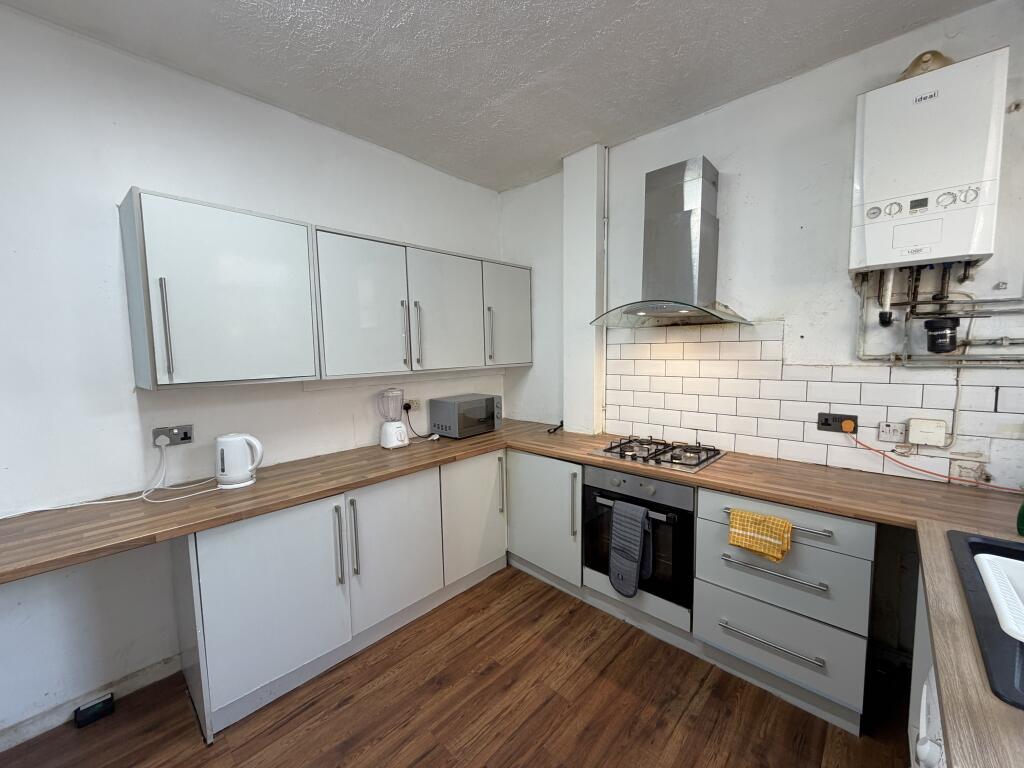 Meade Grove, Longsight photo 4