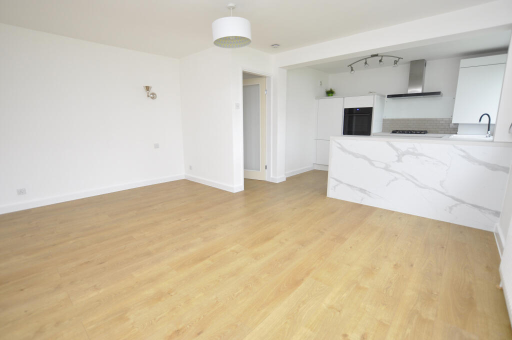 Apartment in Chelmsford - View 2