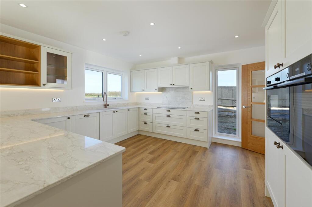 House in Canterbury - View 5