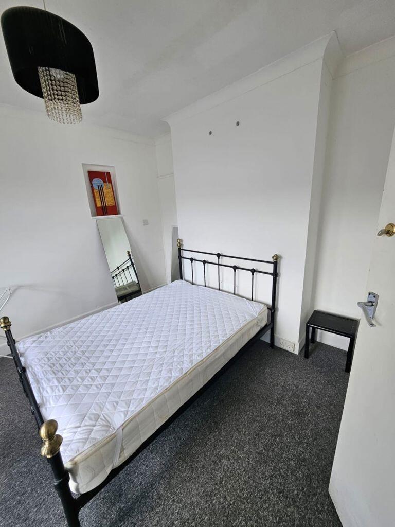 Additional image 5 of STUDENT SIX DOUBLE BEDROOM, ENSBURY PARK (p05573)