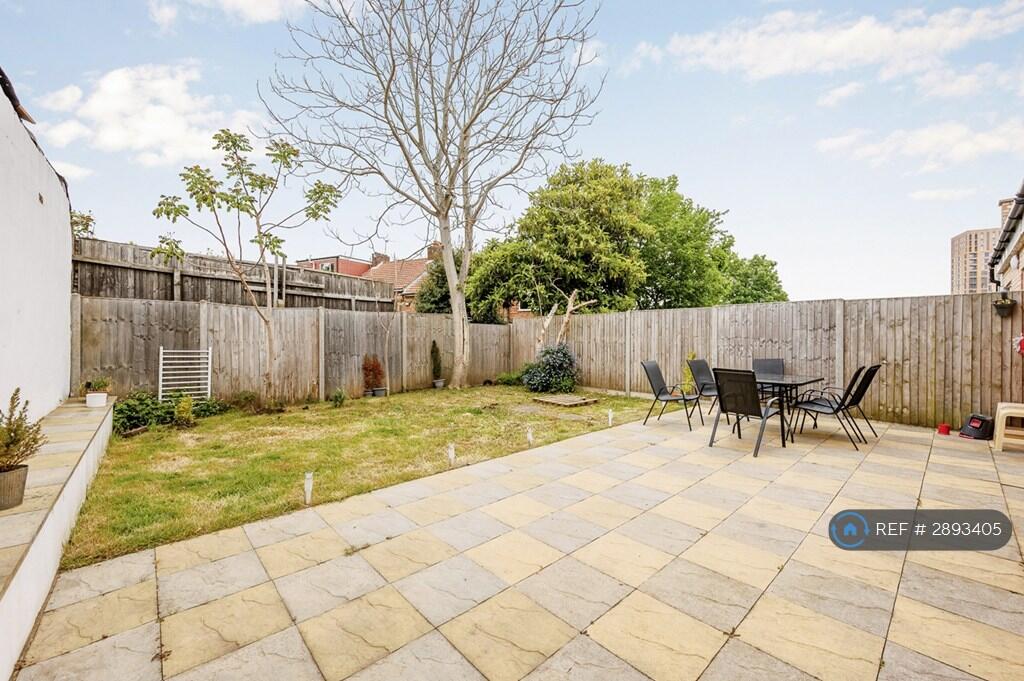 3 bedroom flat for rent