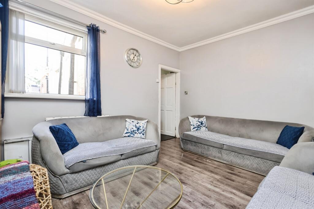 House in Birmingham, West Midlands - More
