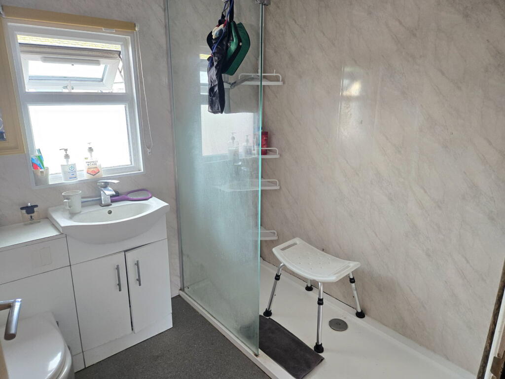 House in East Lindsey, Chapel St. Leonards - More