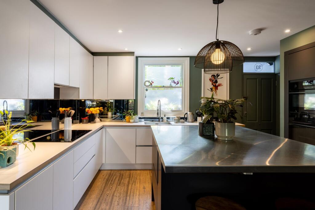 House in Hove, Brighton and Hove - View 5