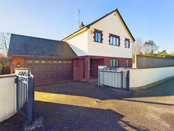 Main image of property: Oak Hill, East Budleigh, Budleigh Salterton, EX9