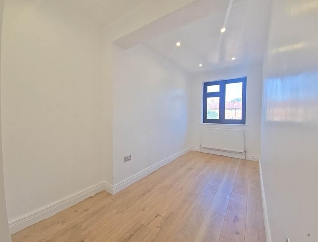 Main image of property: Basingstoke Road, Reading, RG2