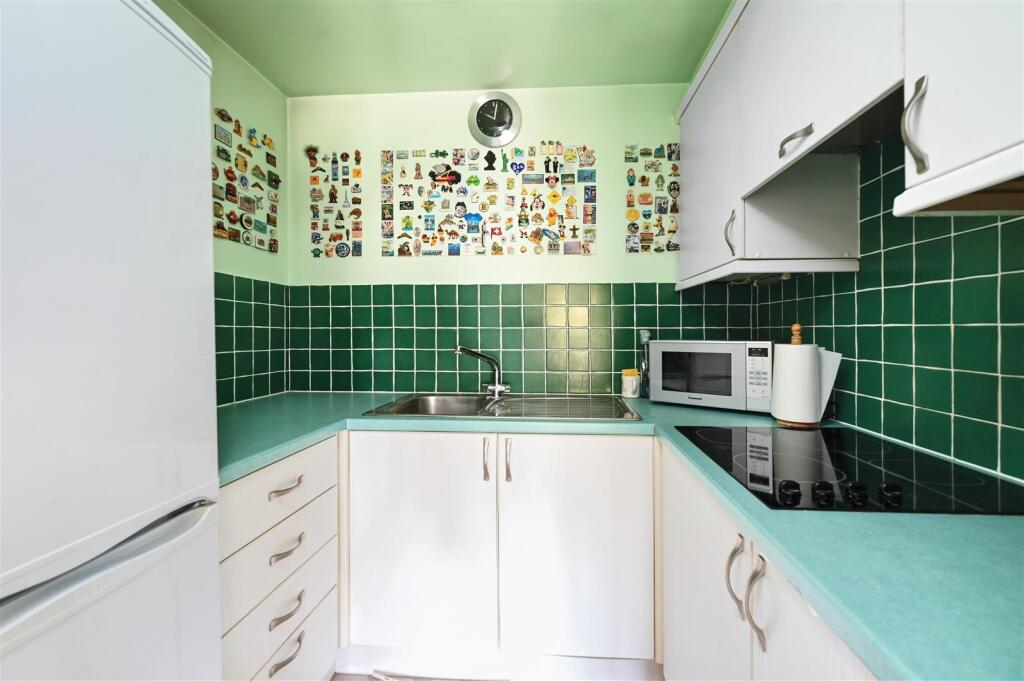 Apartment in Basingstoke and Deane, Old Basing and Lychpit - View 4