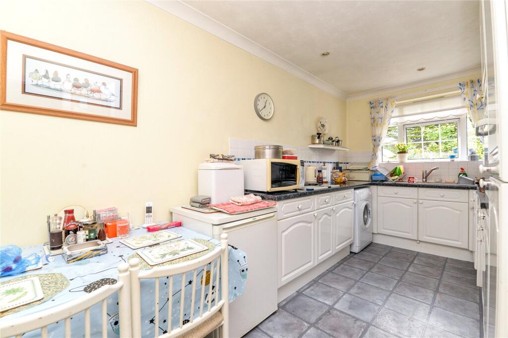 Herbert Road, New Milton, Hampshire, BH25 photo 3