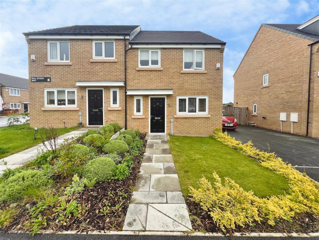 3-bed semi-detached on Mill Stock Way, Bradford, BD2 3GJ, £240,000
