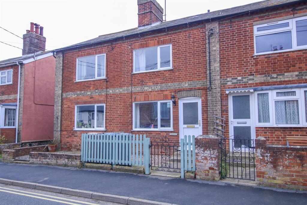 2-bed terraced on Leiston Road, Aldeburgh, £295,000