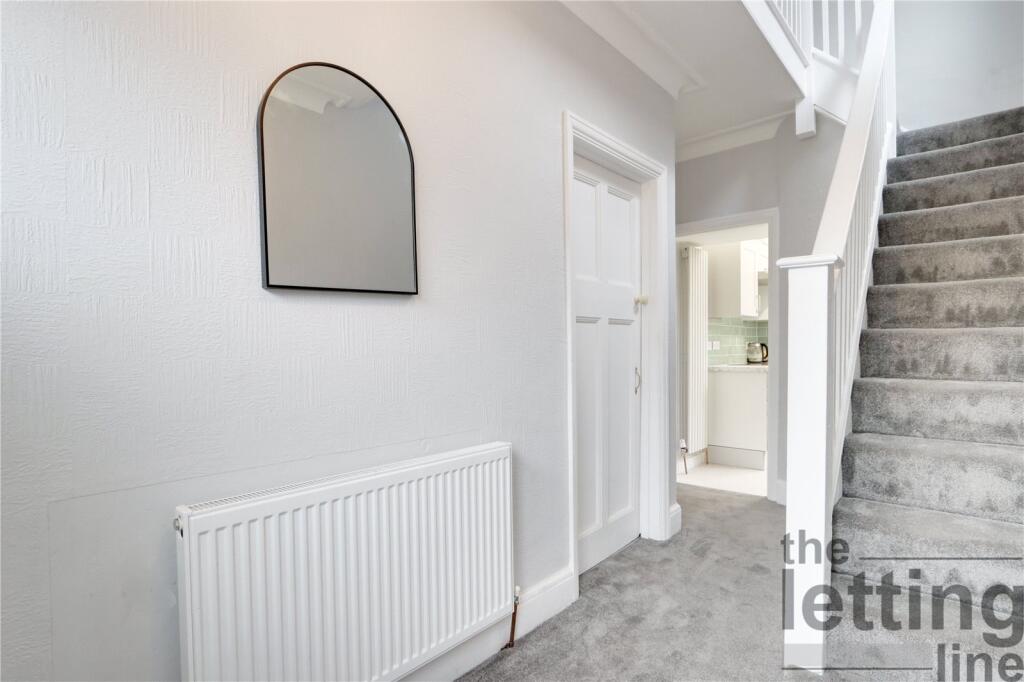 House in Enfield - View 4