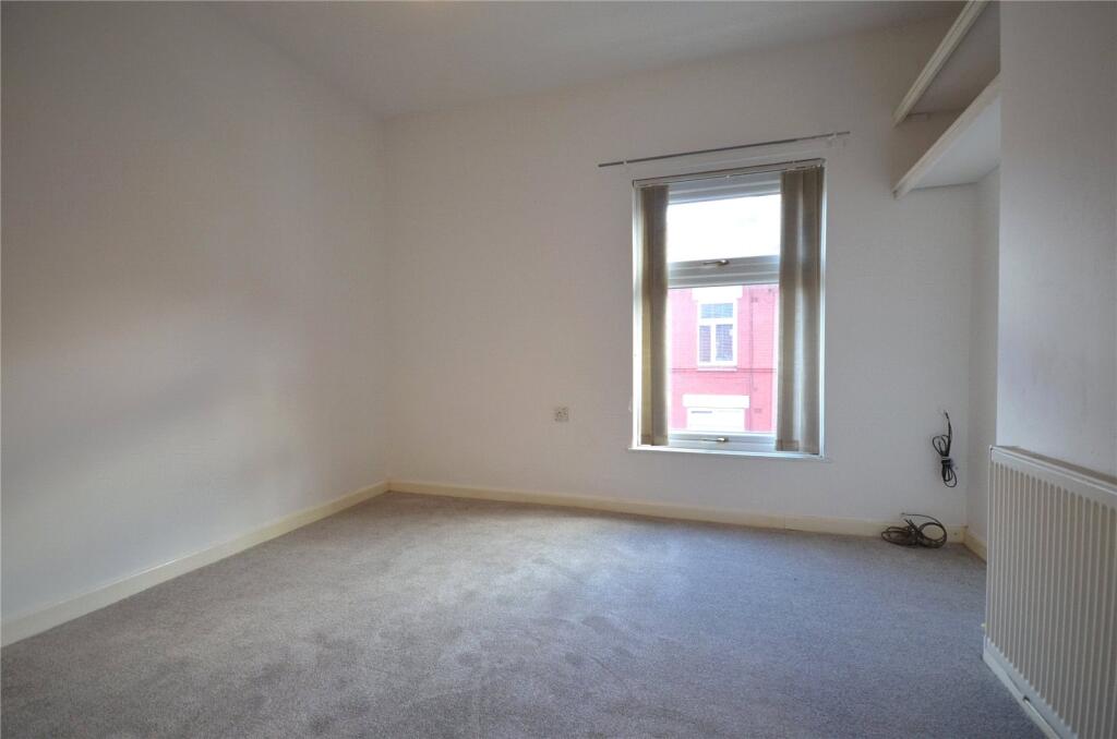 House in Stockport, Woodbank Estate, Portwood - View 5