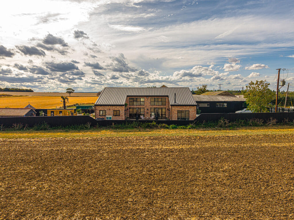 House in Southend-on-Sea - View 2
