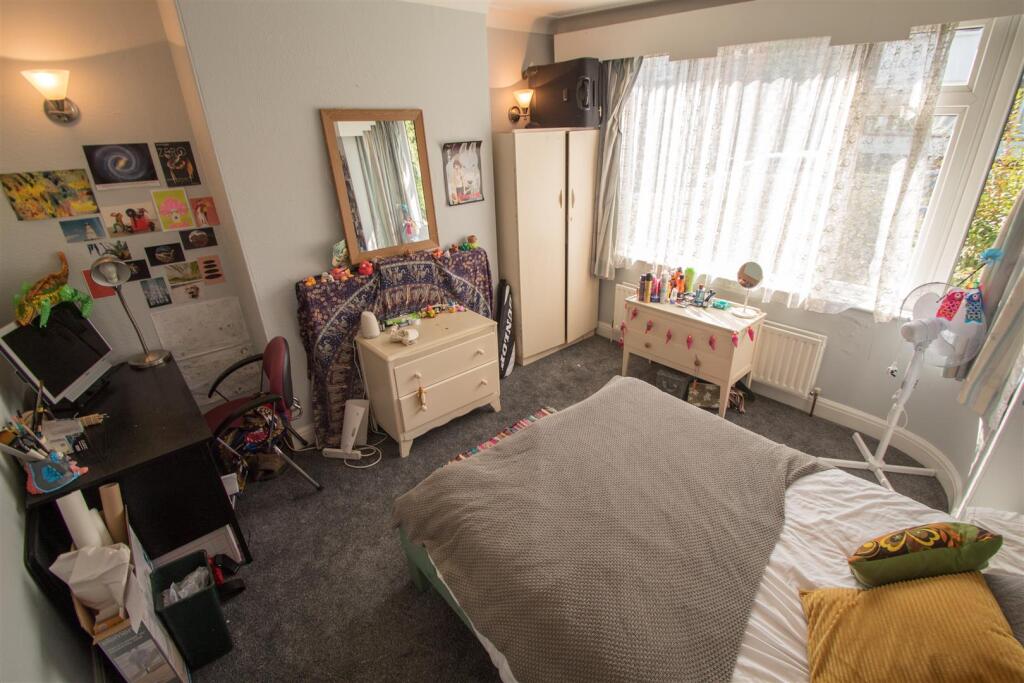 House in Leeds - View 2