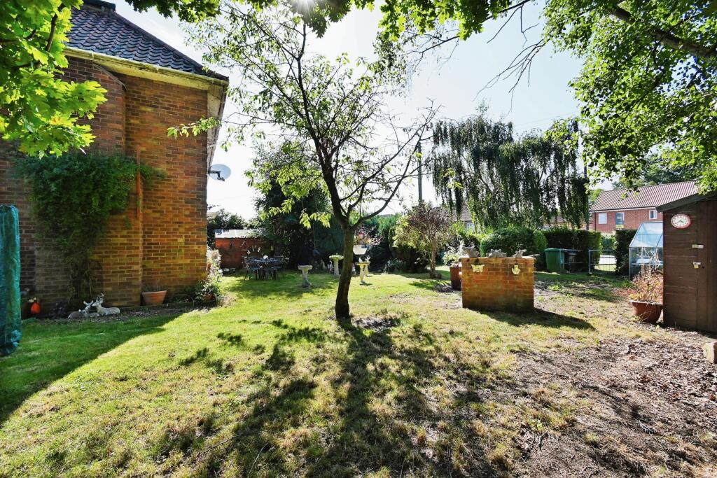 Station Road, Spooner Row, Wymondham, Norfolk, NR18 photo 4
