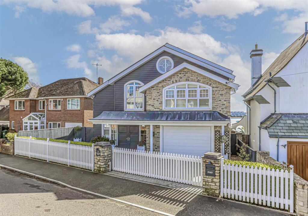 Elms Avenue, Lilliput BH14 photo 4