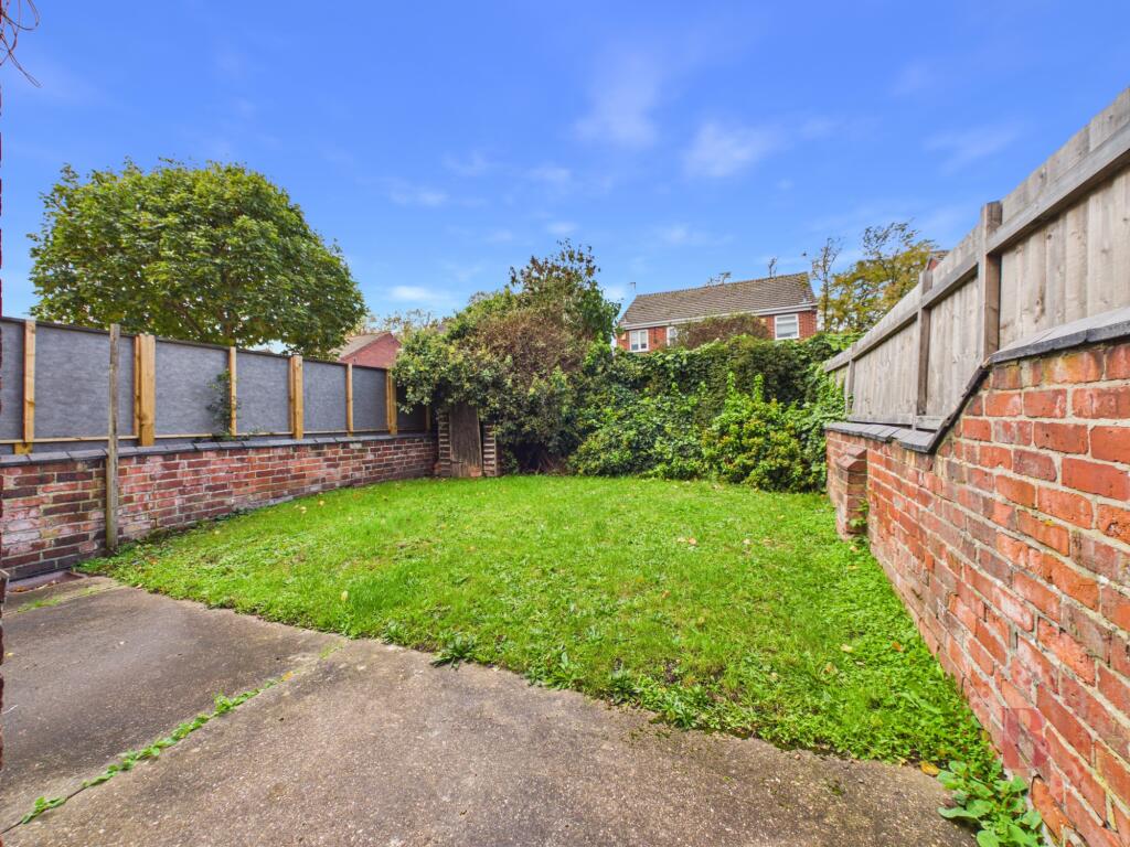 Highbury Avenue, Bulwell, NG6 photo 2