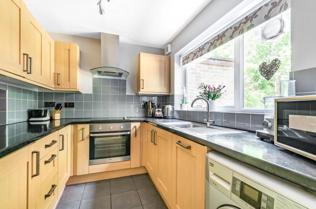 House in Guildford - View 3