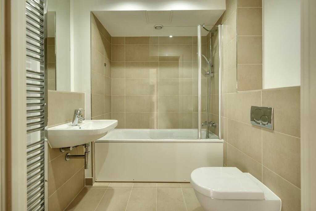 Apartment in Bristol - View 3