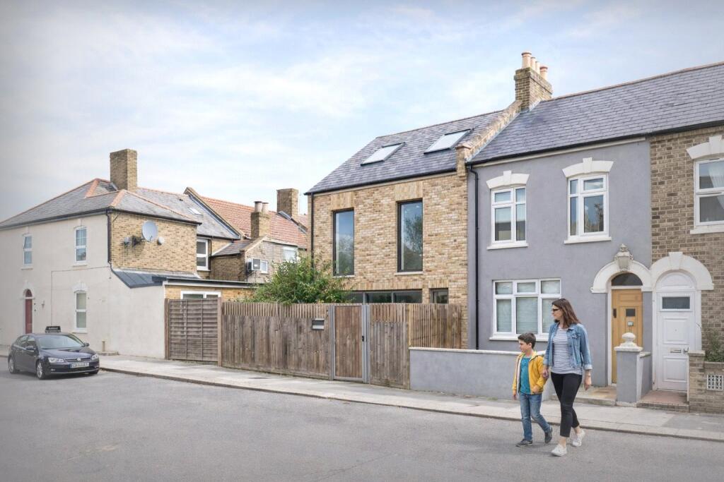 Main image of property: Oxford Road, London, N9