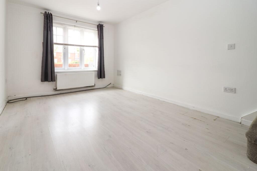 House in Great Denham, Bedford - View 3