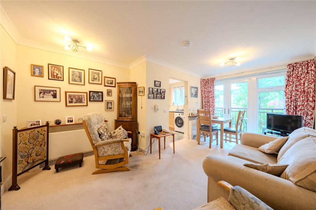 Apartment in Leeds, West Yorkshire - View 5