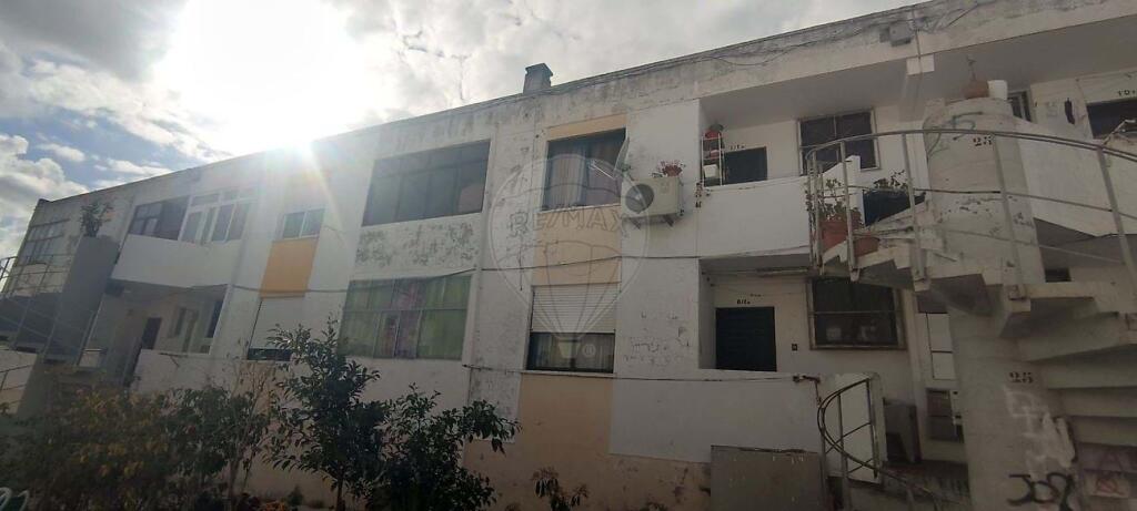 Main image of property: Setúbal, Montijo