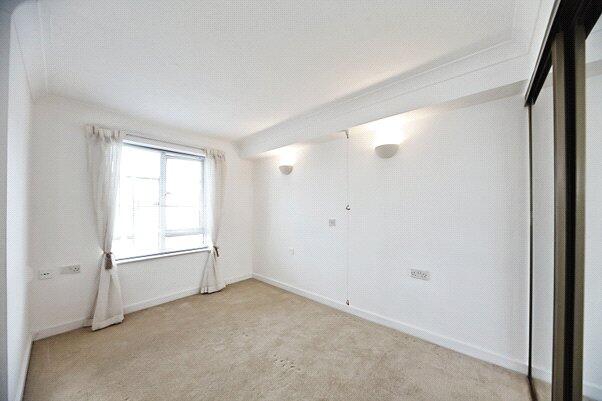 Apartment in Croydon - View 4