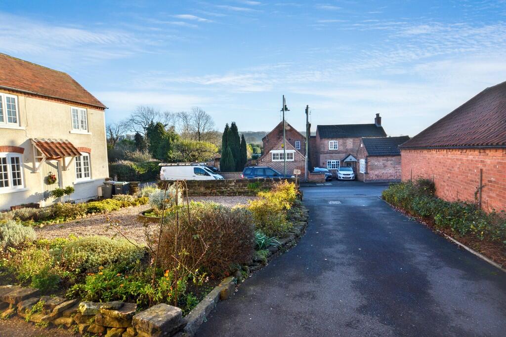 Main Street, Woodborough photo 4