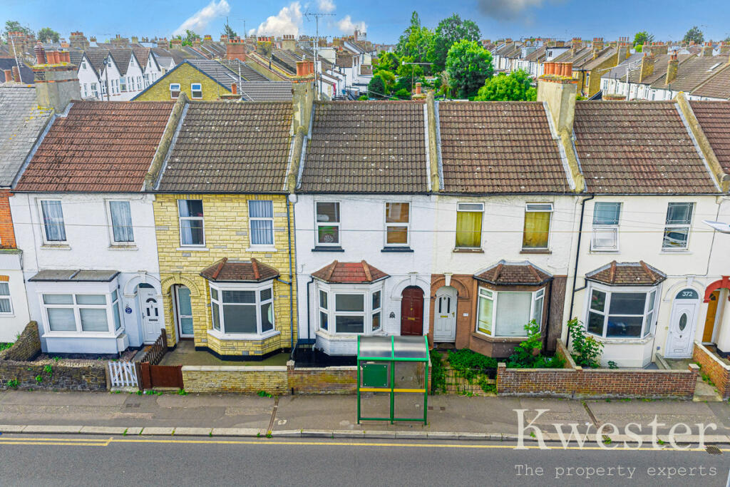 Main image of property: Fairfax Drive, Westcliff-on-sea, SS0