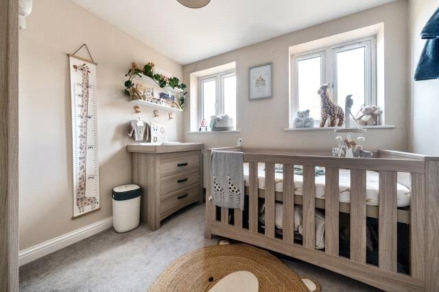 Apartment in Aylesbury, Quarrendon - View 5