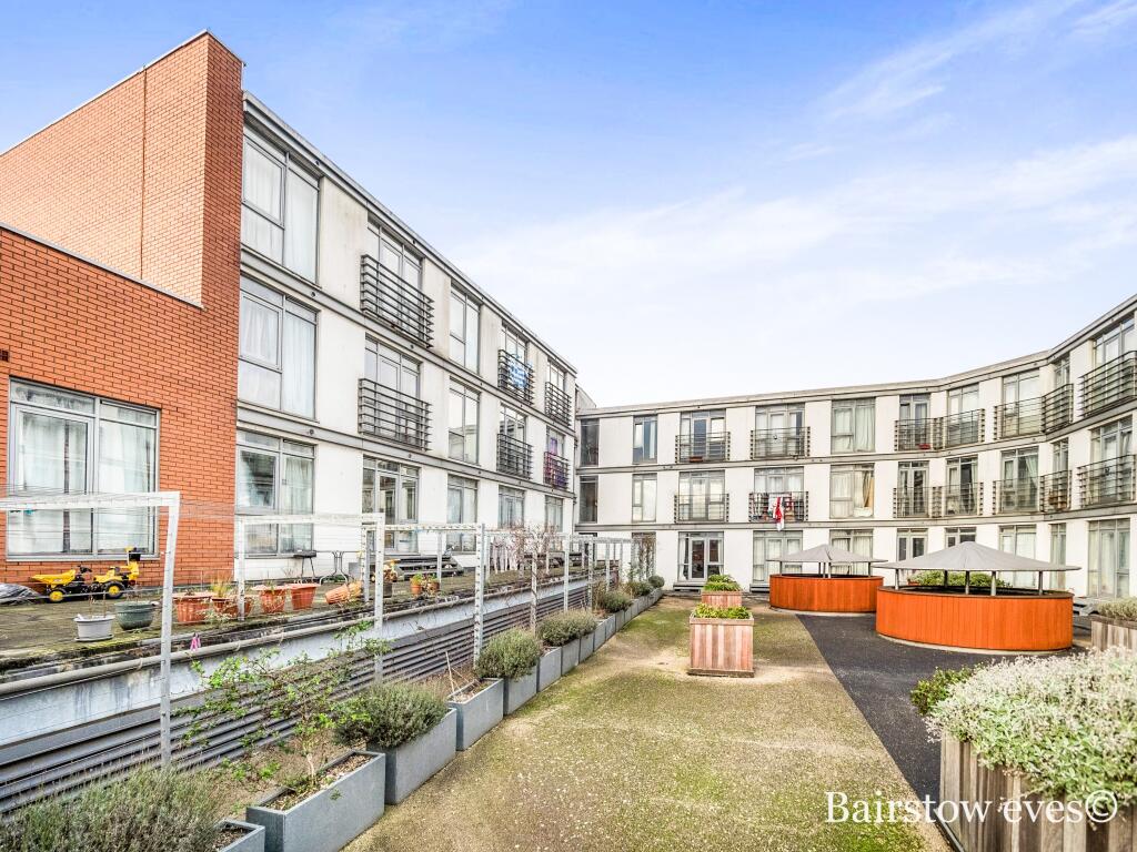 Apartment in London, Thames View - View 3