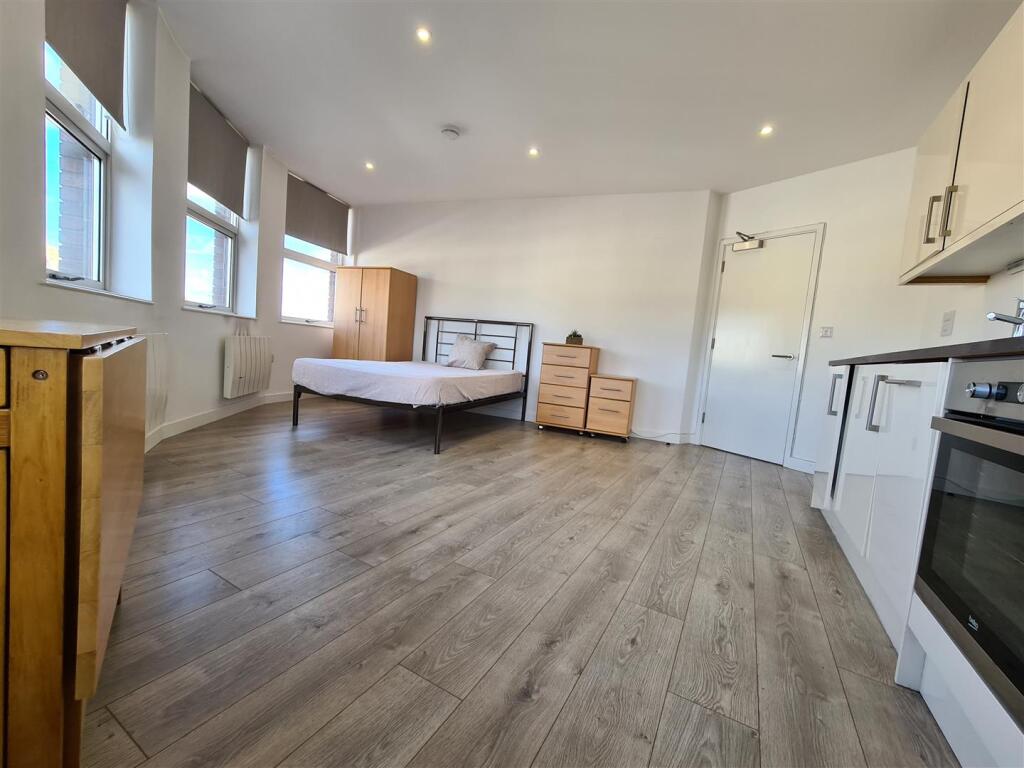 Main image of property: 8 Pavilion Chambers, St Neots