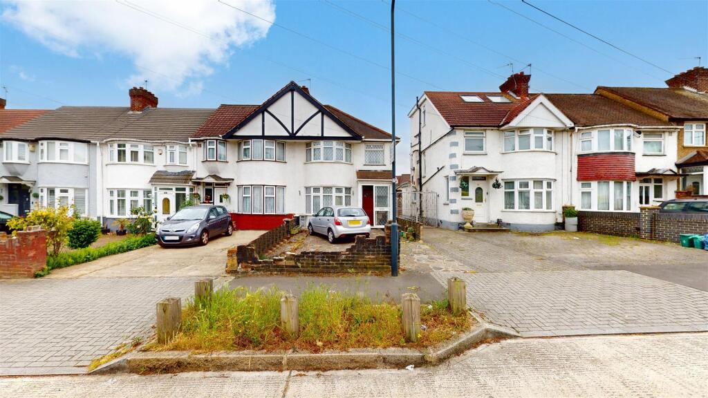 Main image of property: 39 Park View, Wembley