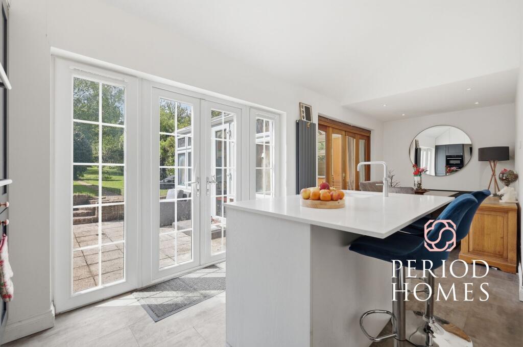 House in Basildon, Ramsden Crays - View 3