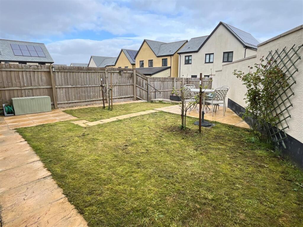 Woodbury Rise, Dartmouth photo 2