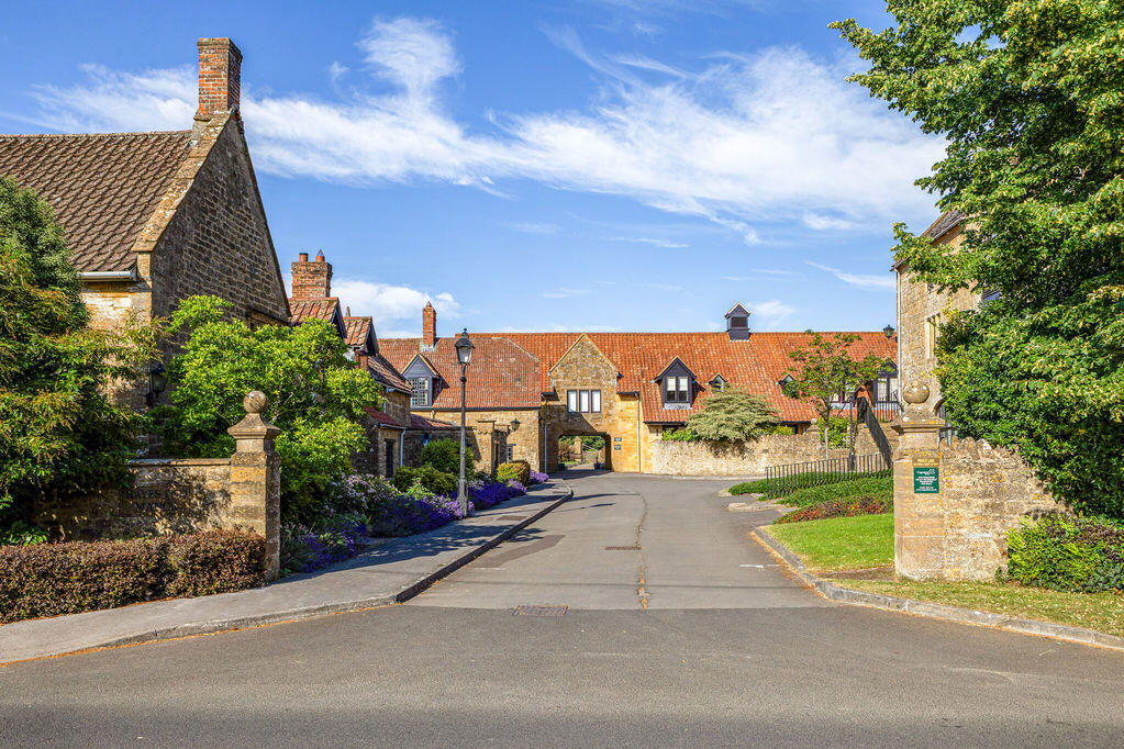 House in South Petherton, Somerset - More