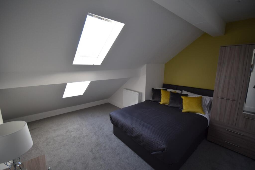 Main image of property: Room 7,  6 Bradford Road, Shipley, BD18 3NP