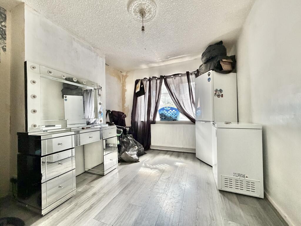House in Wolverhampton, Heath Park, Heath Town - View 3