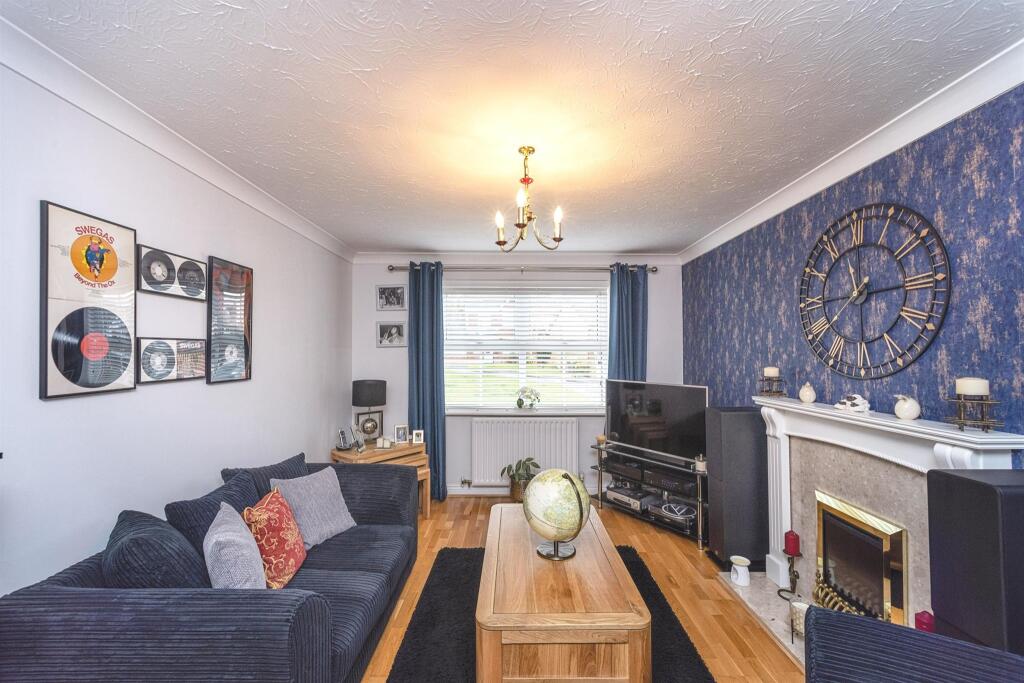 Islawen Meadows, Pencoed, BRIDGEND photo 4