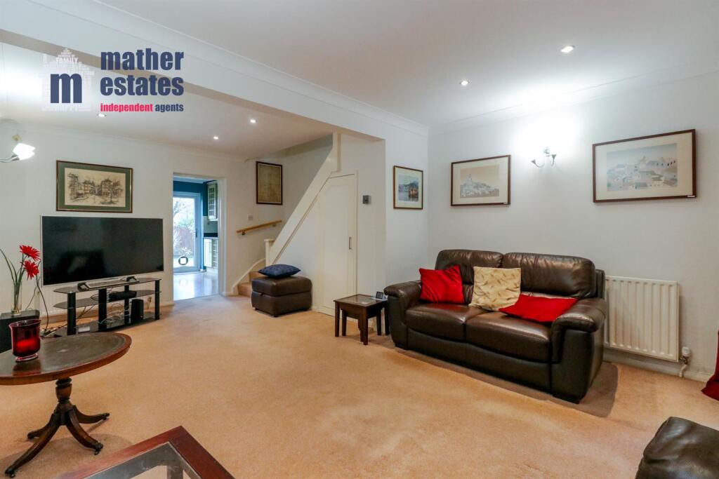 House in Hatfield, Nast Hyde - View 2