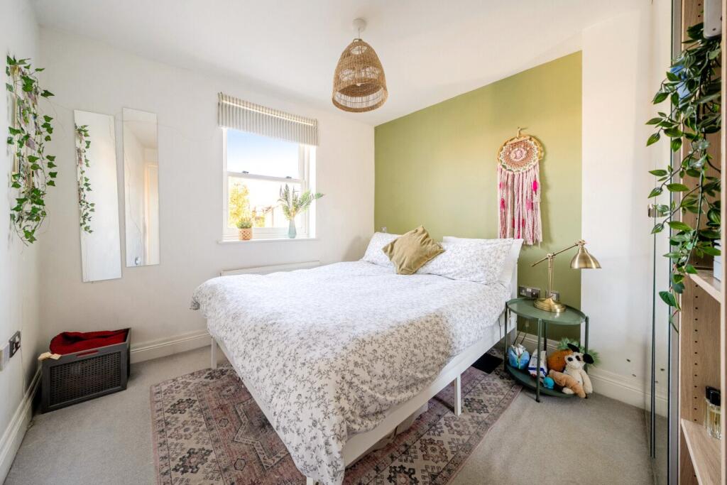 Apartment in London - View 3