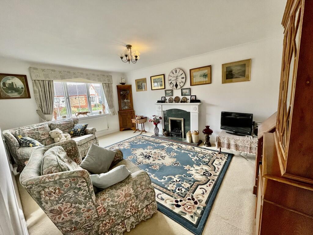 House in South Holland, Spalding - More